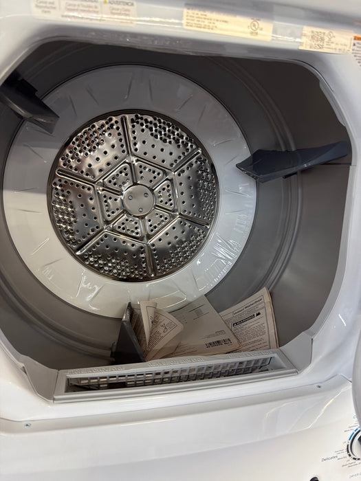 GE Unitized Spacemaker 3.8 cu. ft. Capacity Washer with Stainless Steel Basket and 5.9 cu. ft. Capacity Gas Dryer - display_model