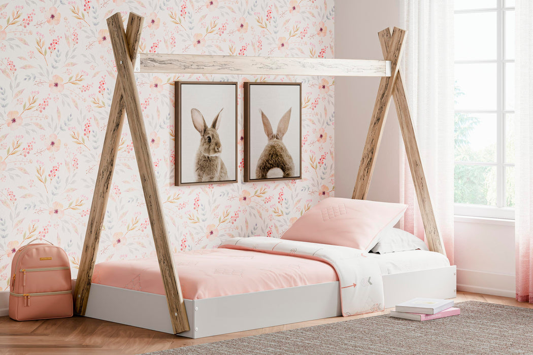 Piperton Two-tone Brown/White Bedroom Collection
