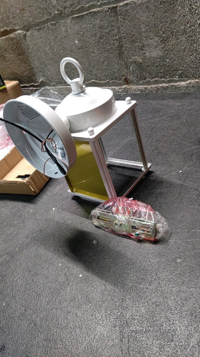 Westinghouse, White 6697100 One-Light Exterior Wall Lantern, Finish on Steel with Clear Glass Panels - open_box