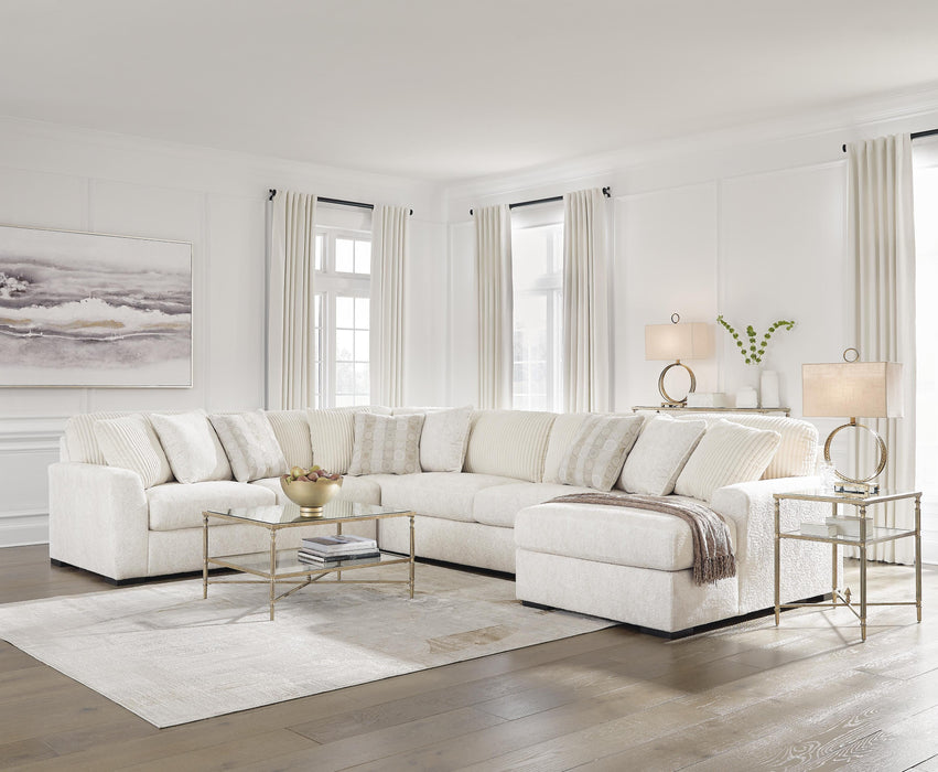 Chessington Ivory Chessington 4-Piece Sectional with Chaise