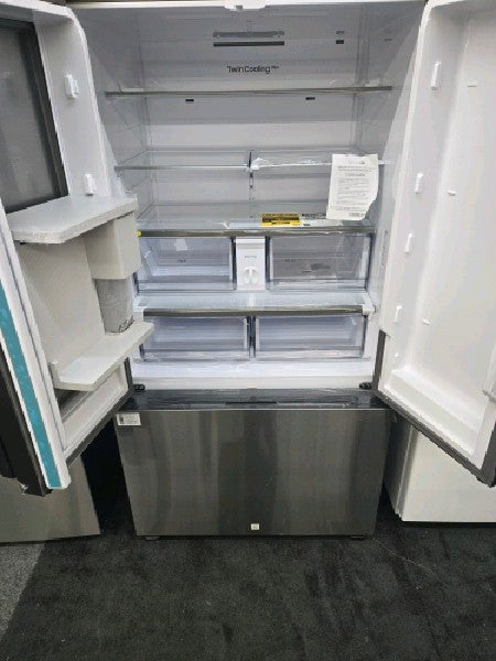 Samsung - OBX Bespoke 30 cu. ft. 3-Door French Door Refrigerator with Beverage Center - Stainless Steel - new