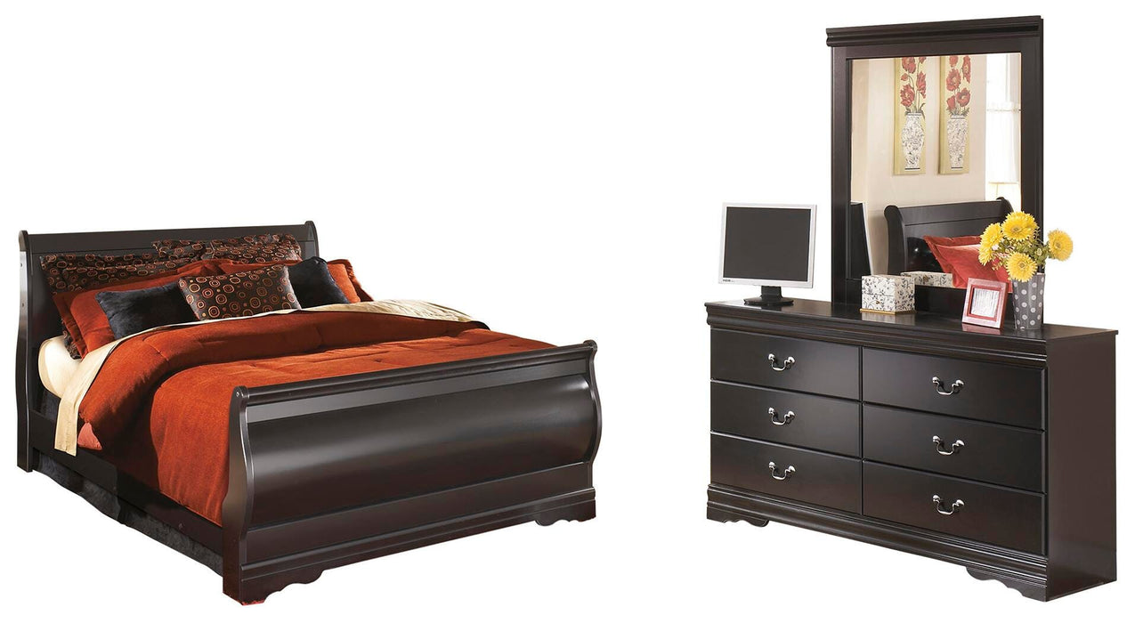 Huey Vineyard Black Sleigh Bedroom Collection