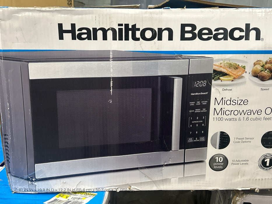 Hamilton Beach 1.6 Cu ft Sensor Cook Countertop Microwave Oven in Stainless Steel, New - new