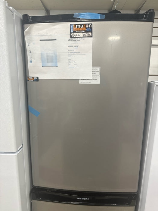 Frigidaire - 4.5 Cu. Ft. Mini Fridge with Top Freezer - Silver - display_model