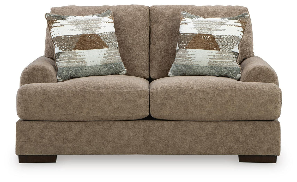 Nolenburg Pecan Loveseat