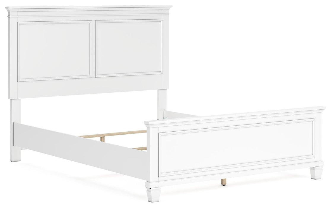 Fortman White Fortman Queen Panel Bed
