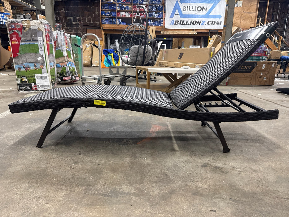 Member's Mark Padded Wicker Chaise Lounger, Set of 2 - open_box