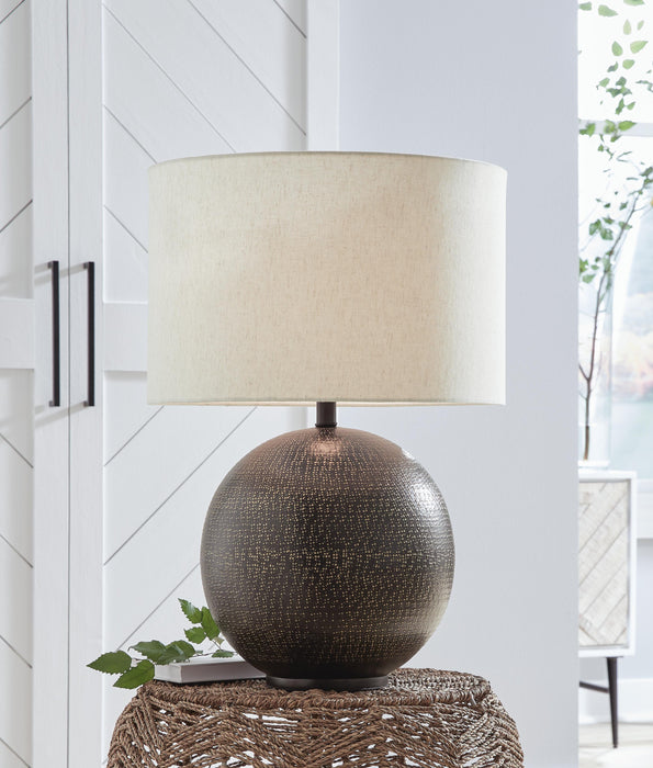 Hambell Black/Gold Finish Metal Table Lamp (1/CN)