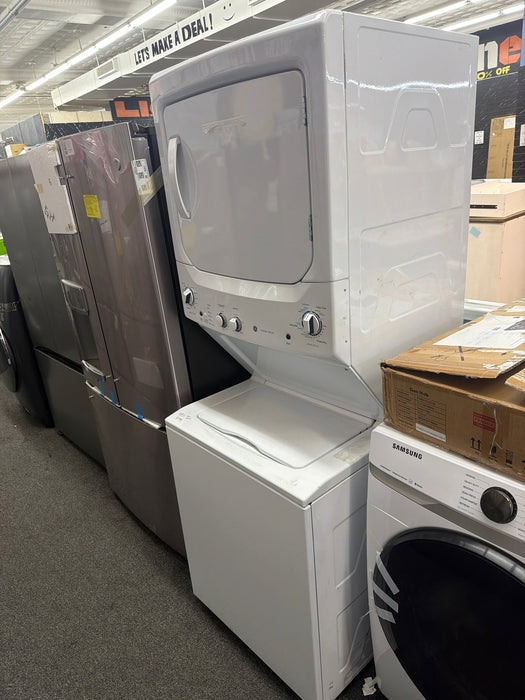 GE 3.8 cu. ft. Washer 5.9 cu. ft. Electric Dryer Combo in White - new