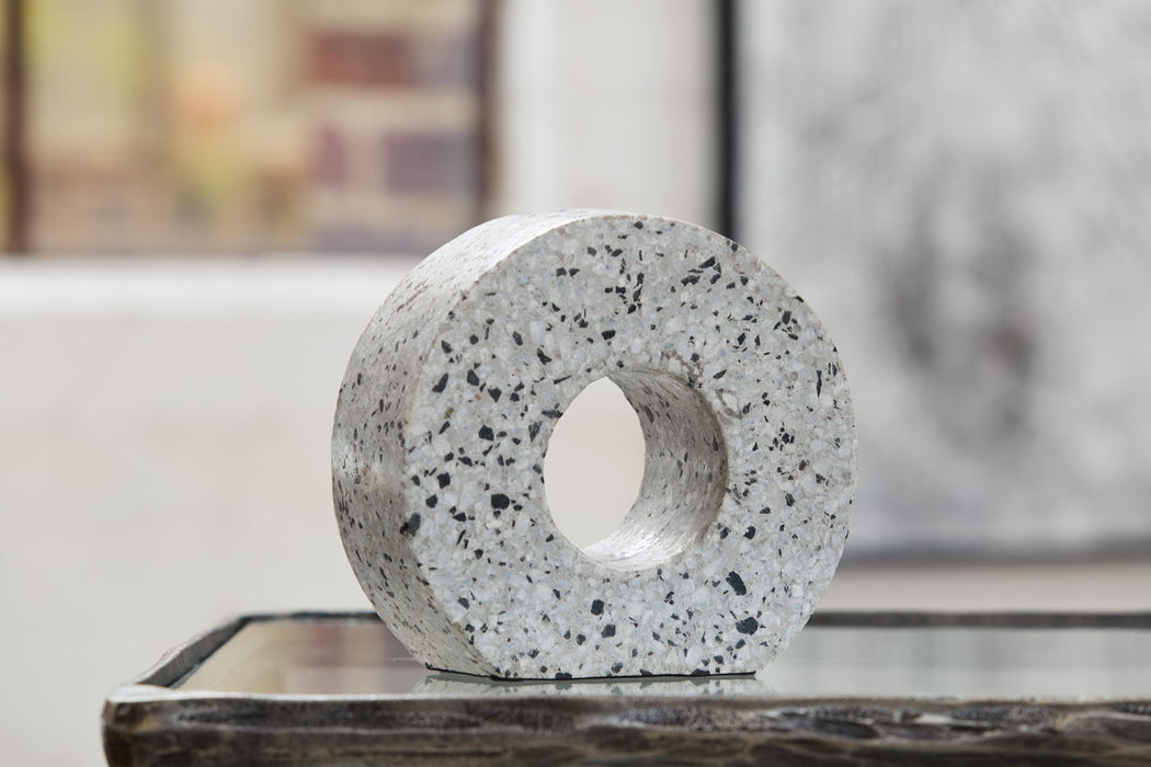 Setehen White/Black Sculpture