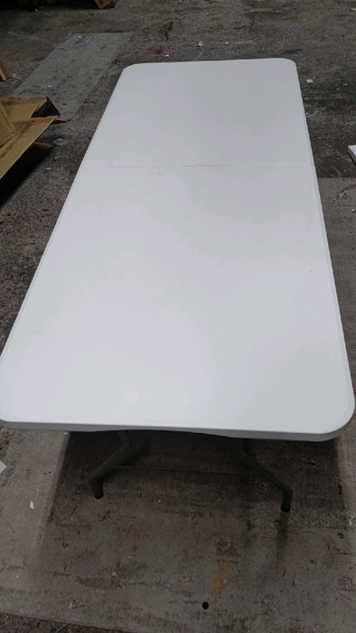 YouYeap Folding Utility Table 6ft Fold-in-Half Portable Plastic Picnic Party Dining Camp Table, White - open_box