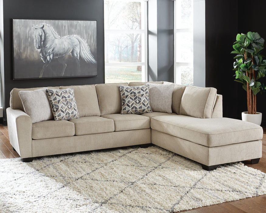 Decelle Putty Decelle 2-Piece Sectional with Chaise
