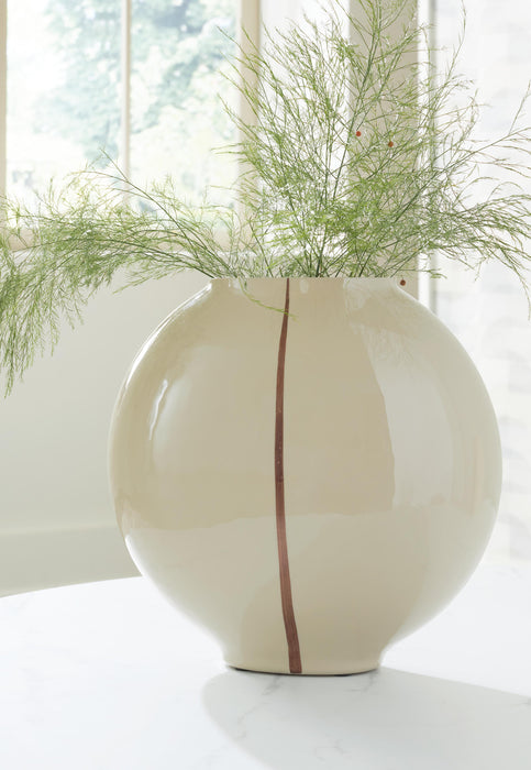 Sheabourne Cream Vase