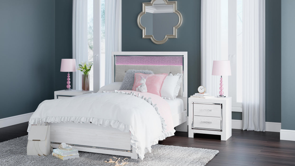 Altyra White Altyra Full Panel Bed