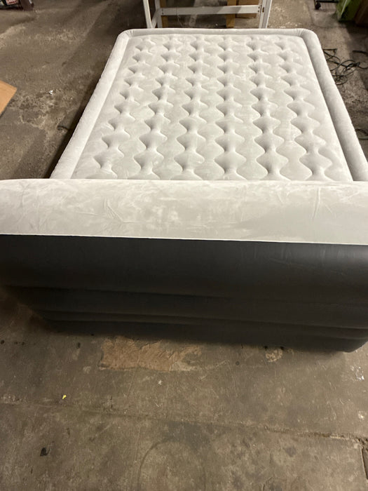 Intex Headboard 18" Queen Dura-Beam Deluxe Raised Air Bed Mattress with Built-in Pump - use_like_new