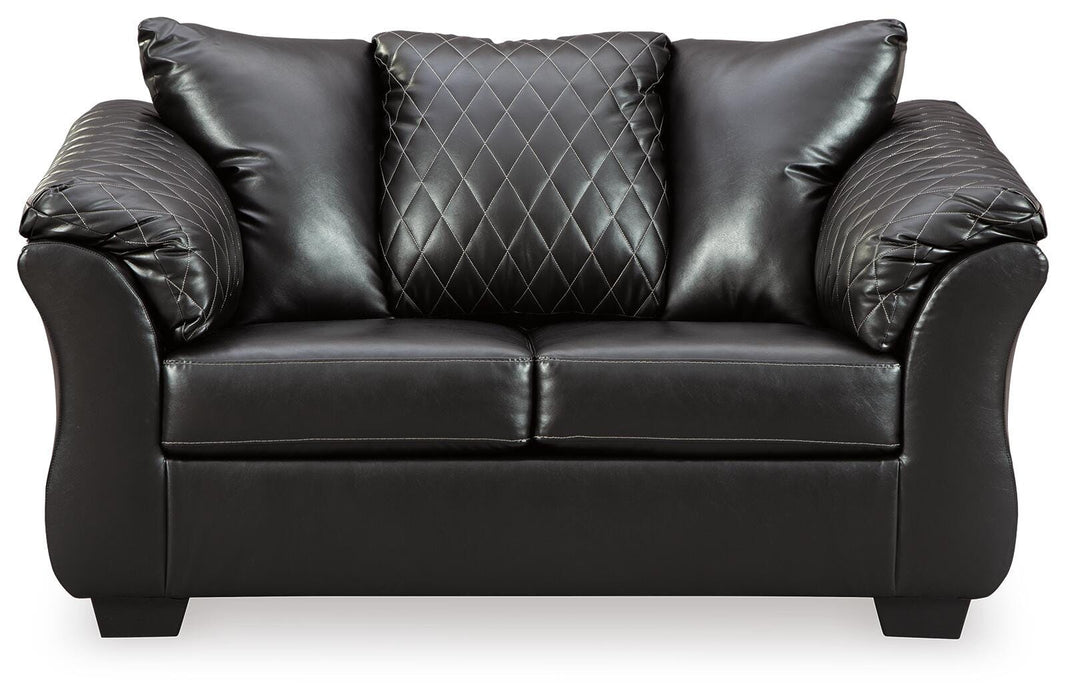 Betrillo Black Loveseat