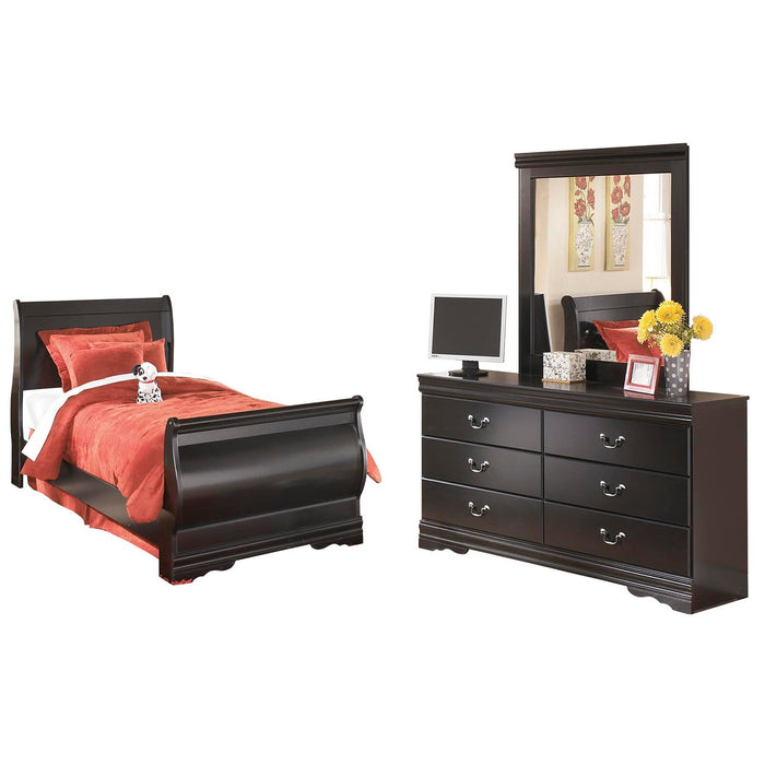 Huey Vineyard Black Huey Vineyard Full Sleigh Bed with Mirrored Dresser