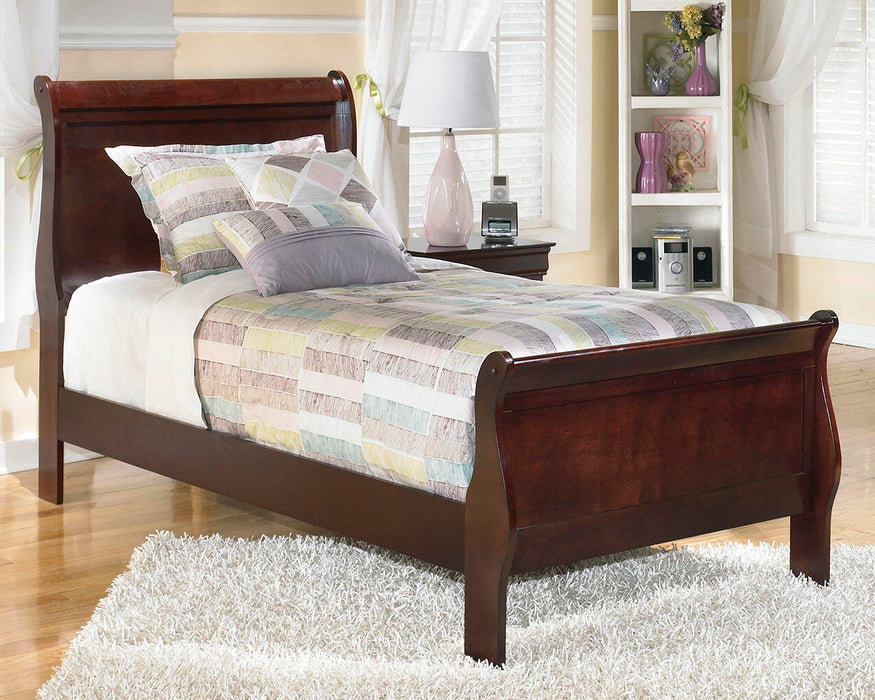 Alisdair Reddish Brown Alisdair Twin Sleigh Bed