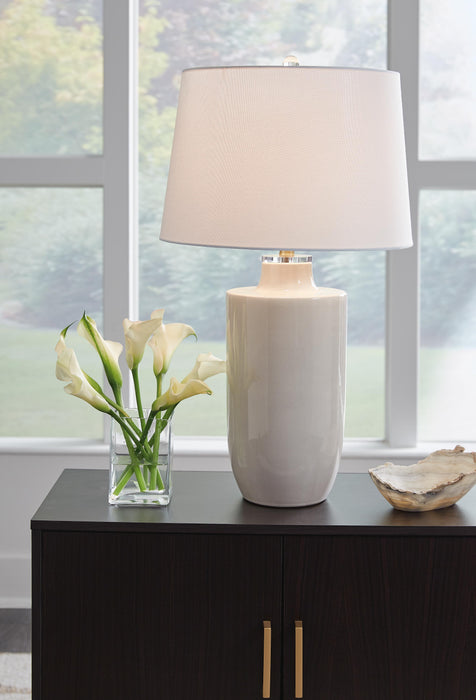 Cylener Off White Ceramic Table Lamp (1/CN)
