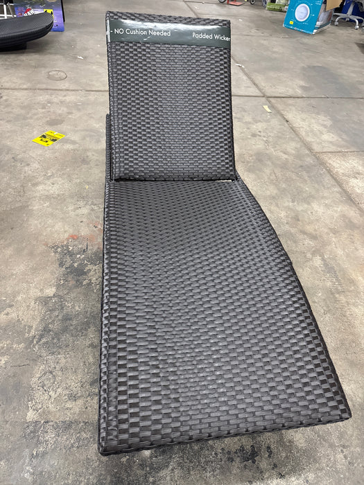 Member's Mark Padded Wicker Chaise Lounger, Set of 2 - open_box