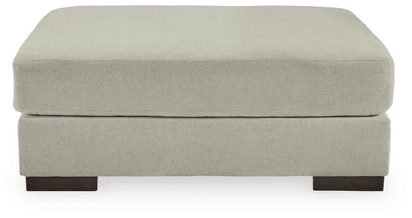 Artsie Ash Living Room Collection