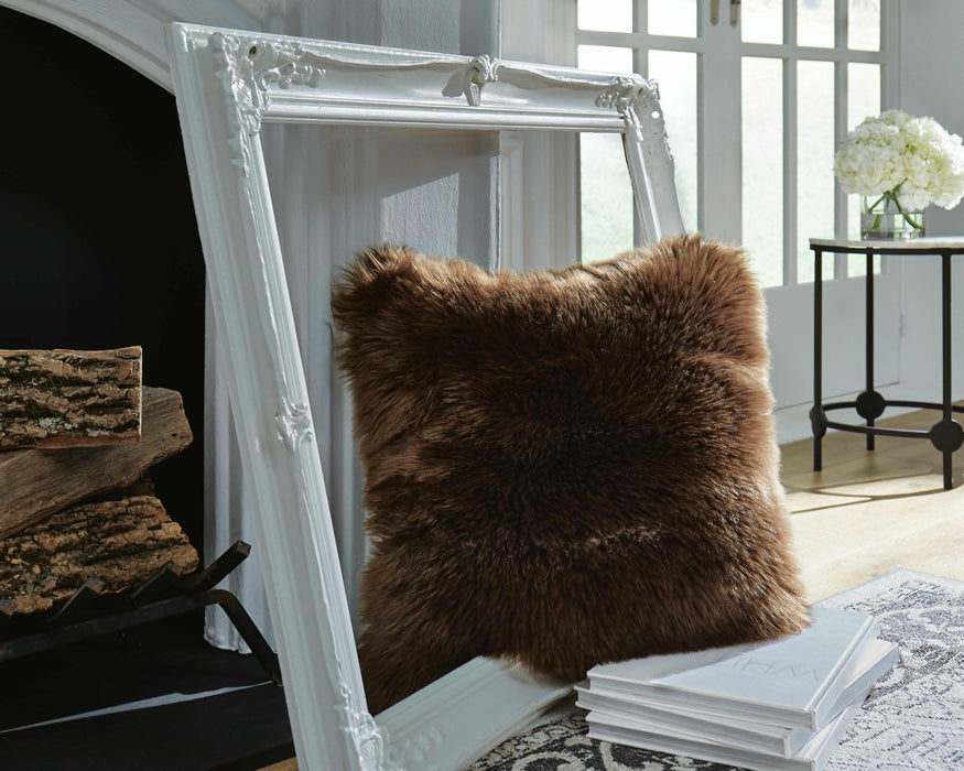 Bellethrone Brown Pillow (4/CS)