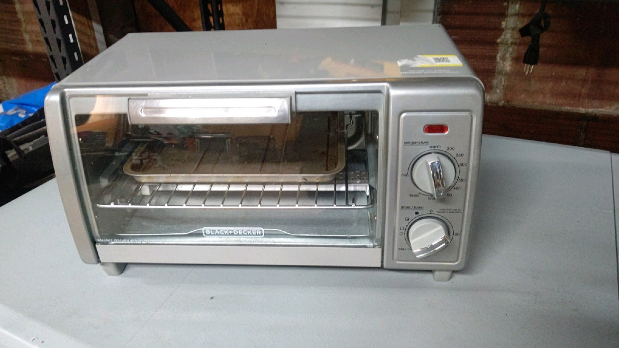 BLACK+DECKER 4 Slice Toaster Oven Stainless Steel TO1700SG - used_good