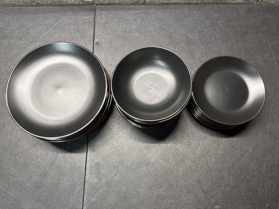 Thyme & Table Onyx 12-Piece Ceramic Dinnerware Set Black - new