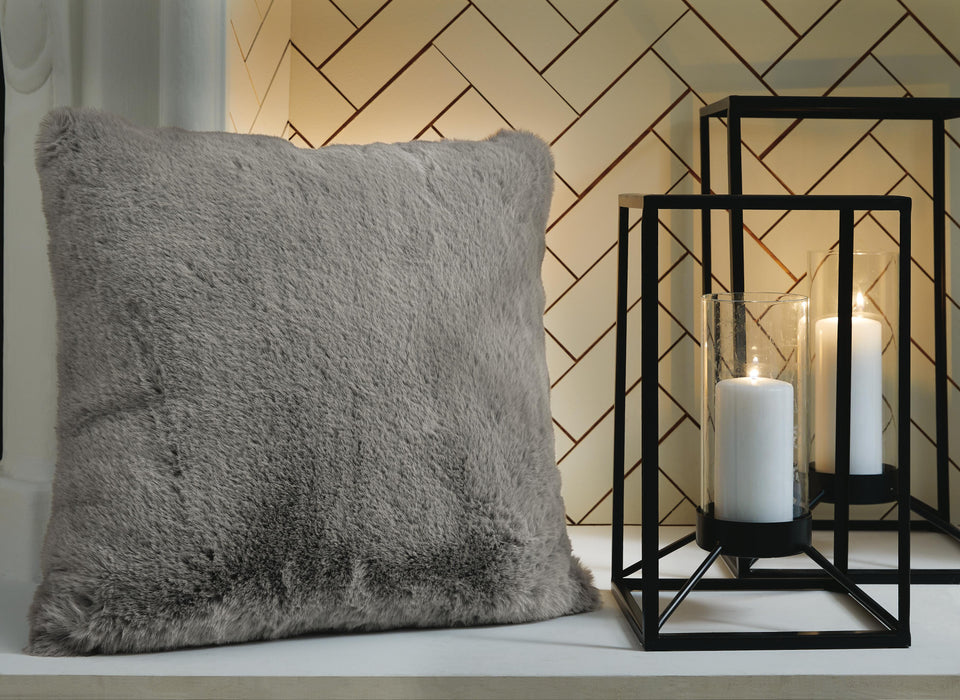 Signature Design Gray Pillow (4/CS)