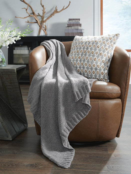 Signature Design Gray Throw (3/CS)