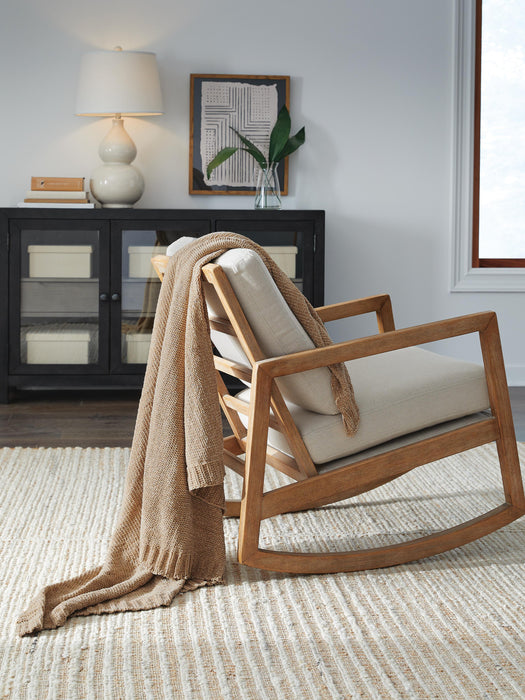 Signature Design Gold Throw (3/CS)