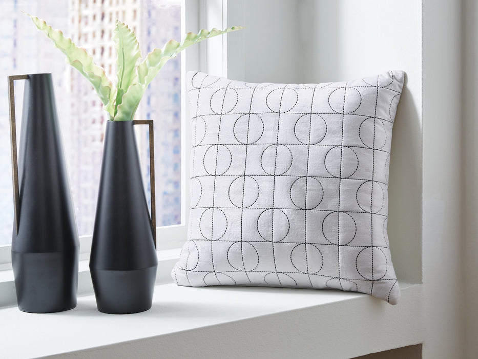 Signature Design White/Black Pillow (4/CS)