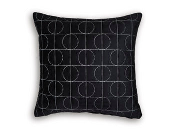 Signature Design Black/Silver Pillow (4/CS)