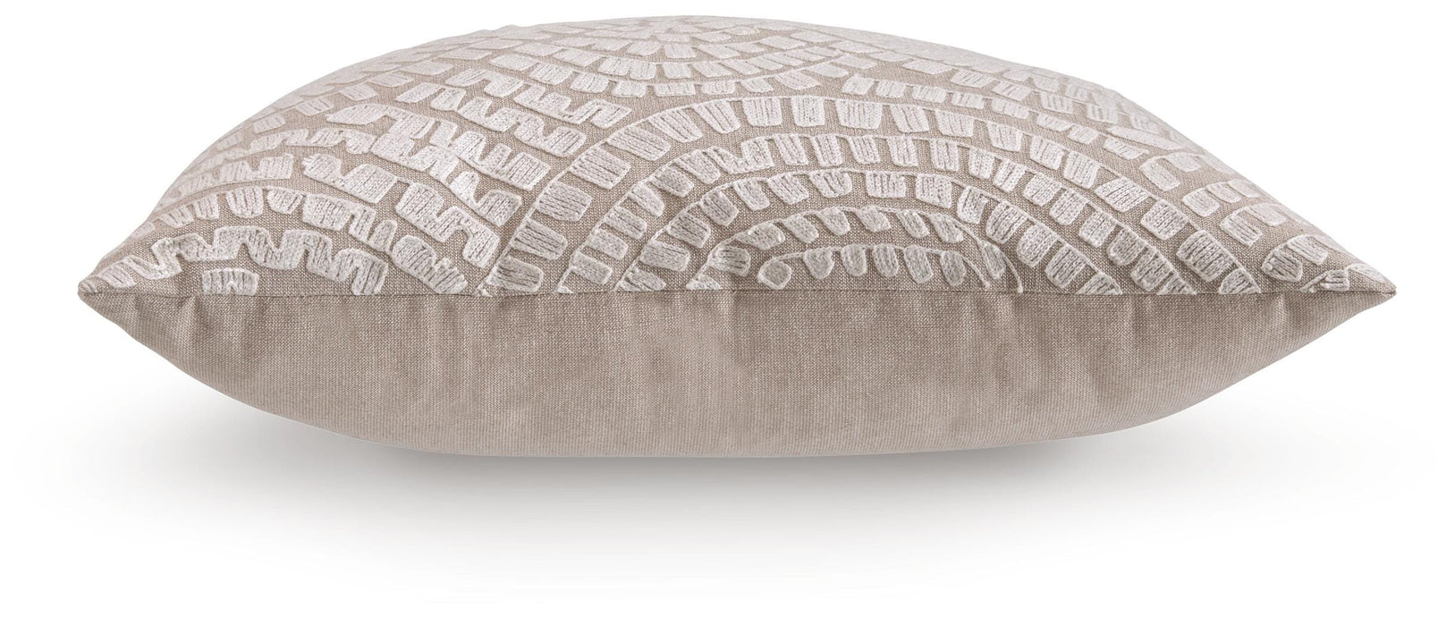 Signature Design Beige/Ivory Pillow (4/CS)