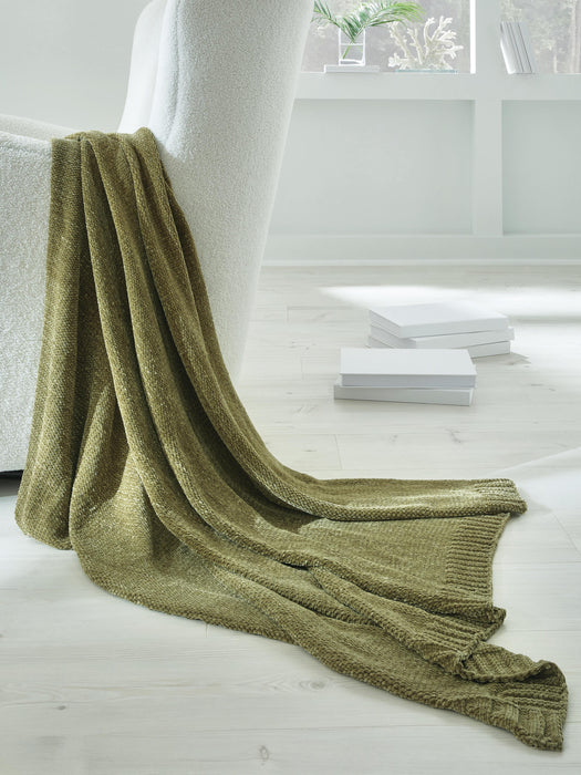 Signature Design Olive Green Throw (3/CS)