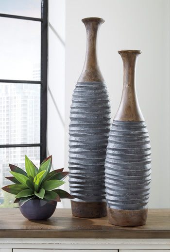 Signature Design Antique Gray/Brown Vase Set (2/CN)