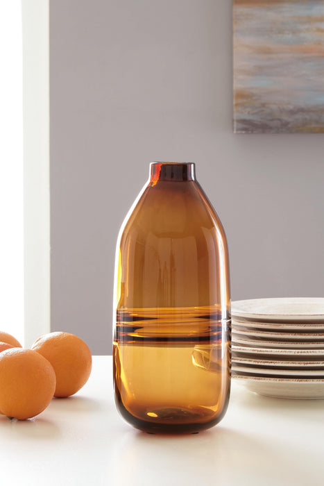 Signature Design Amber I/O Vase