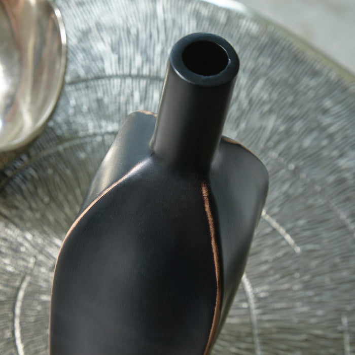 Signature Design Black Vase (3/CS)