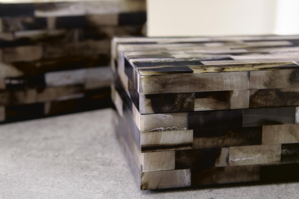 Signature Design Black/Brown/Cream Box Set (2/CN)