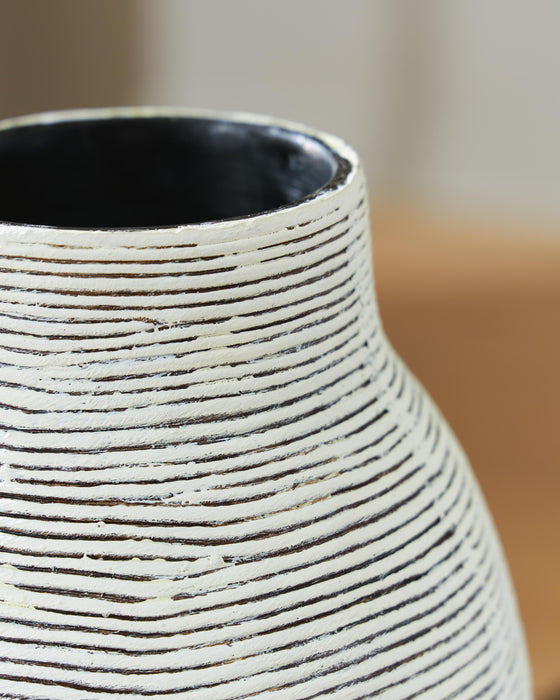 Signature Design Antique White/Black Vase