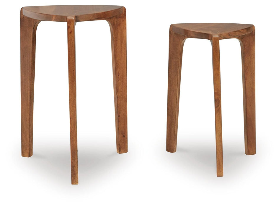 Signature Design Medium Brown Accent Table Set (2/CN)