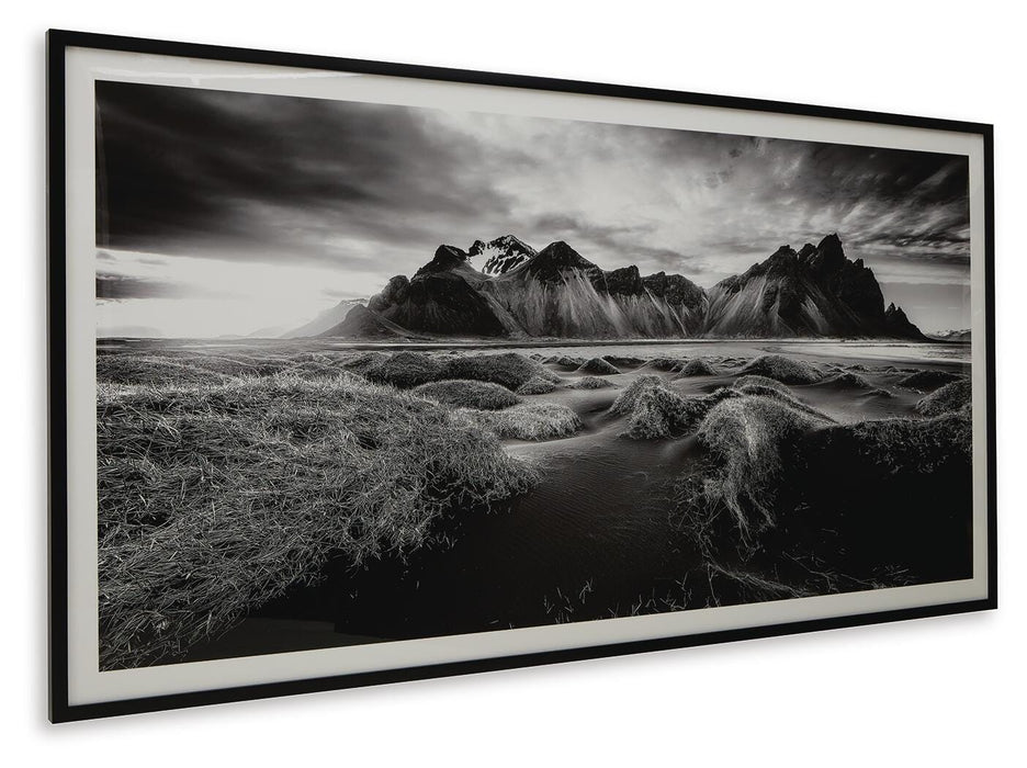 Signature Design Black/White Wall Art