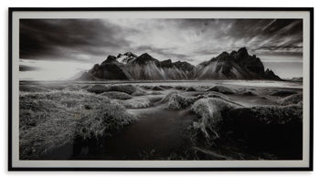 Signature Design Black/White Wall Art