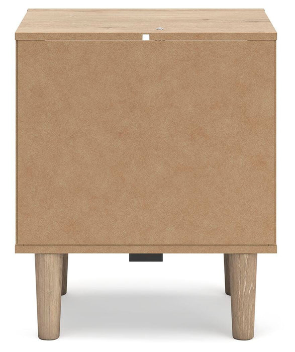 Signature Design Two-tone 4-Piece Bedroom Package