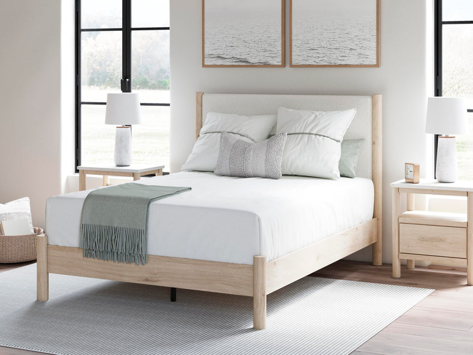 Signature Design Two-tone Queen Upholstered Panel Bed