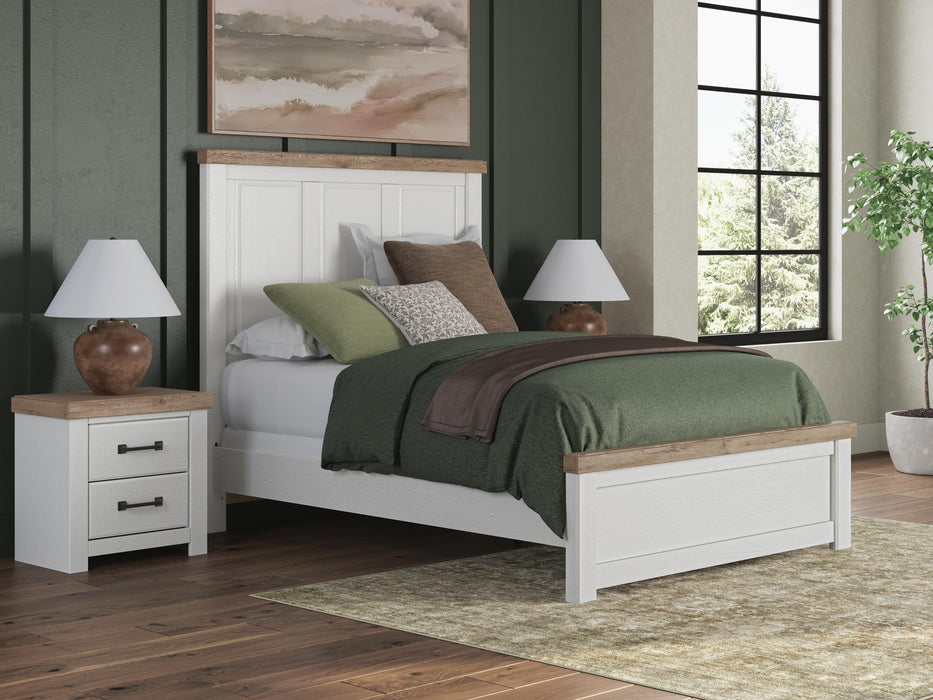 Benchcraft White/Brown Queen Panel Bed