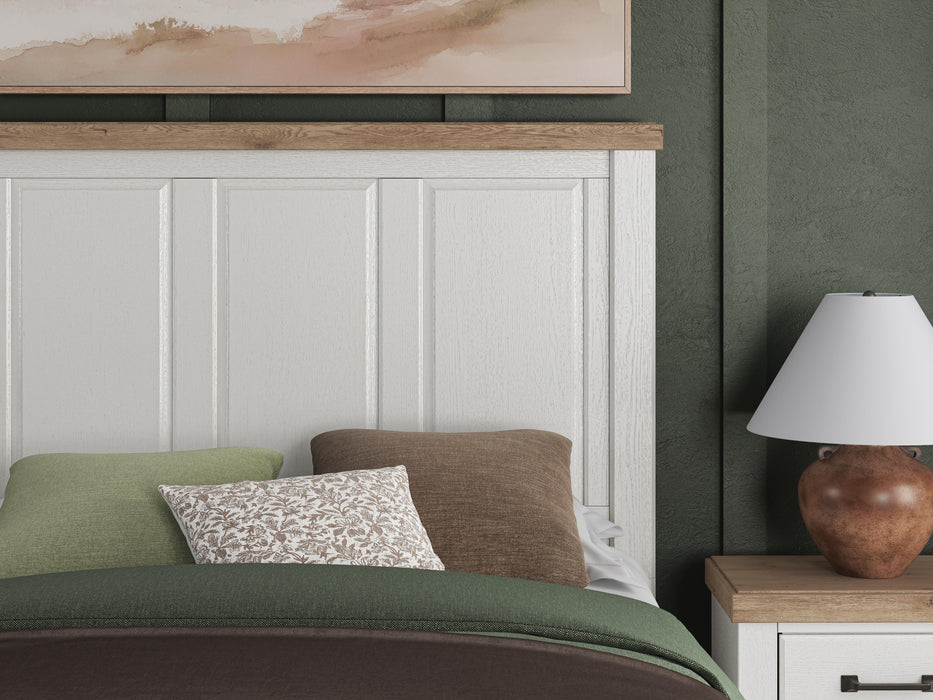 Benchcraft White/Brown Queen Panel Storage Bed