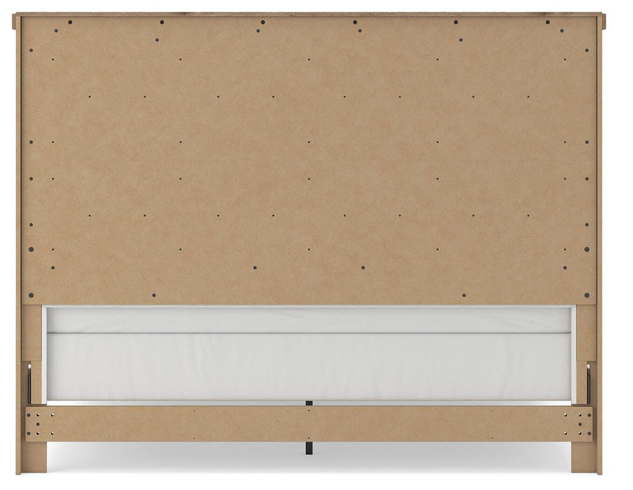 Benchcraft White/Brown King Panel Bed
