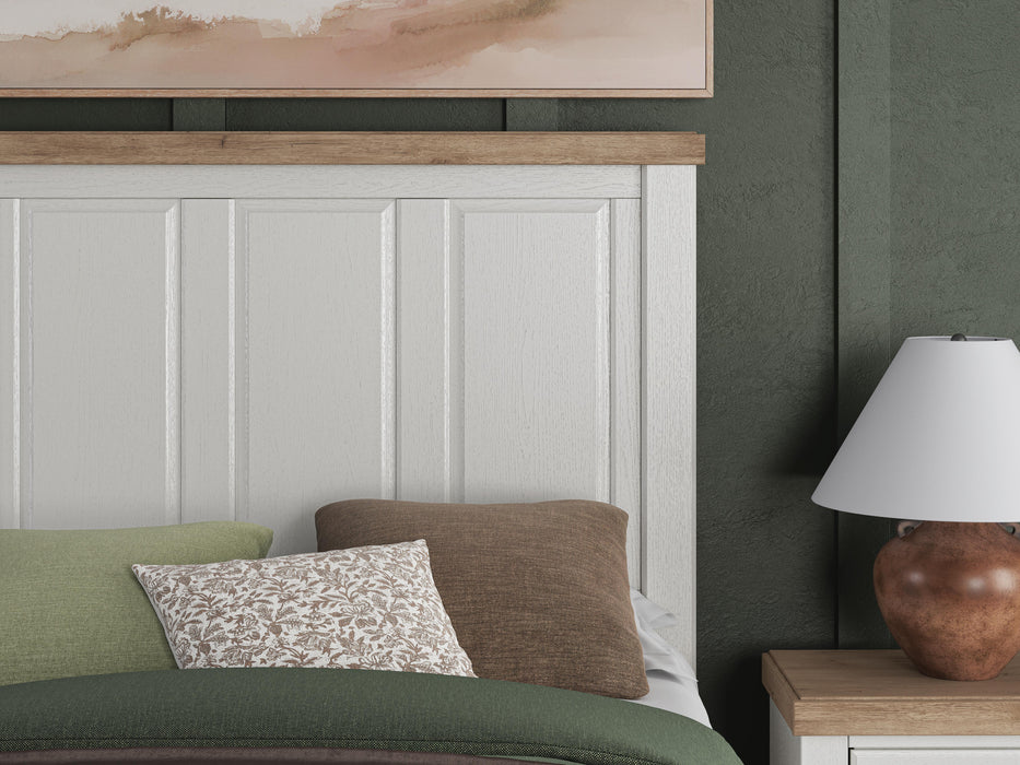 Benchcraft White/Brown Full Panel Bed