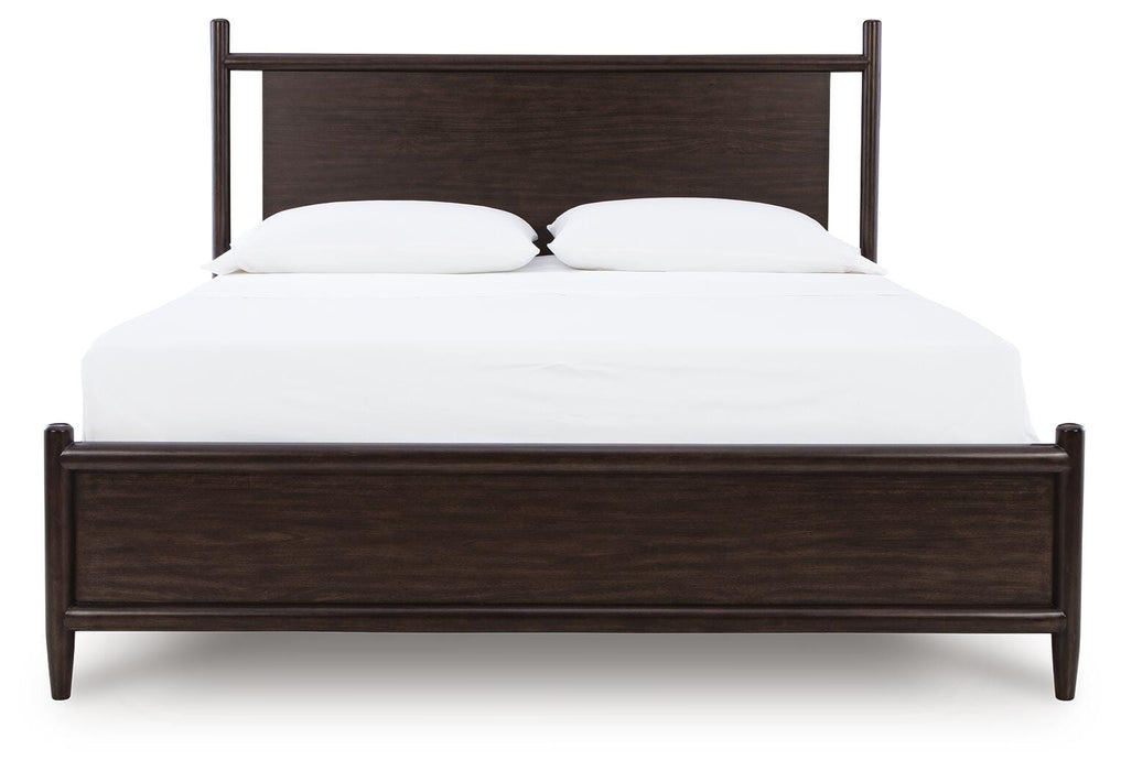 Benchcraft Merlot Queen Panel Bed